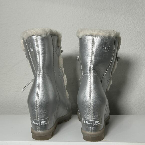 Sorel x Disney Womens Joan of Arctic Ethereal Après Ski Wedge Boots Silver 6.5 - Picture 5 of 13